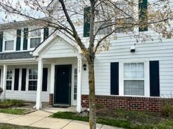 6335 Lakeview Drive W, Grove City, OH 43123