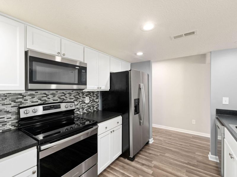 6335 Lakeview Drive W, Grove City, OH 43123 Photo 10