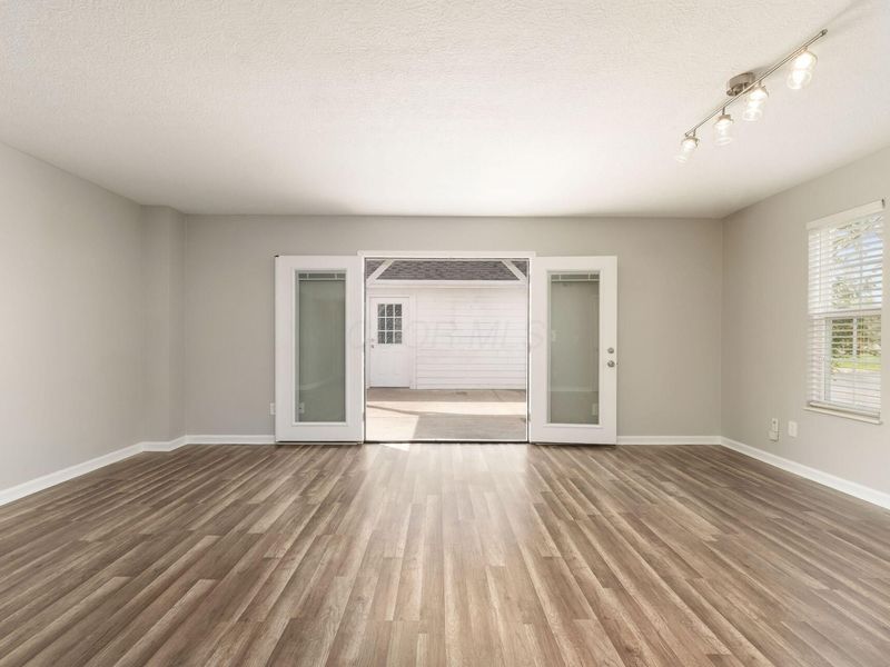 6335 Lakeview Drive W, Grove City, OH 43123 Photo 26