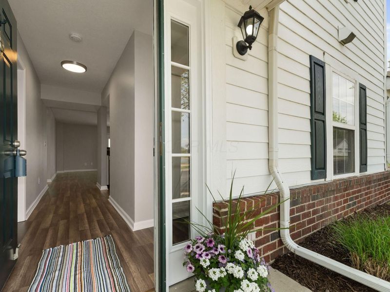 6335 Lakeview Drive W, Grove City, OH 43123 Photo 3