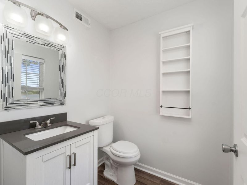 6335 Lakeview Drive W, Grove City, OH 43123 Photo 5