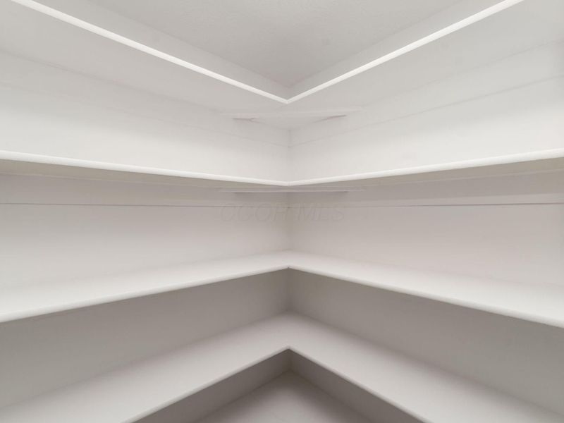 6335 Lakeview Drive W, Grove City, OH 43123 Photo 9