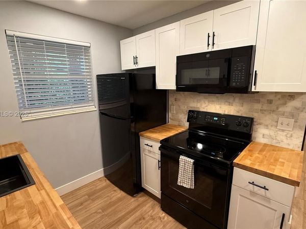 1035 SW 30th St, Unit 1, Fort Lauderdale, FL 33315