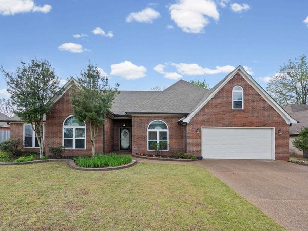 1301 WOLF LAIR DR, Collierville, TN 38017