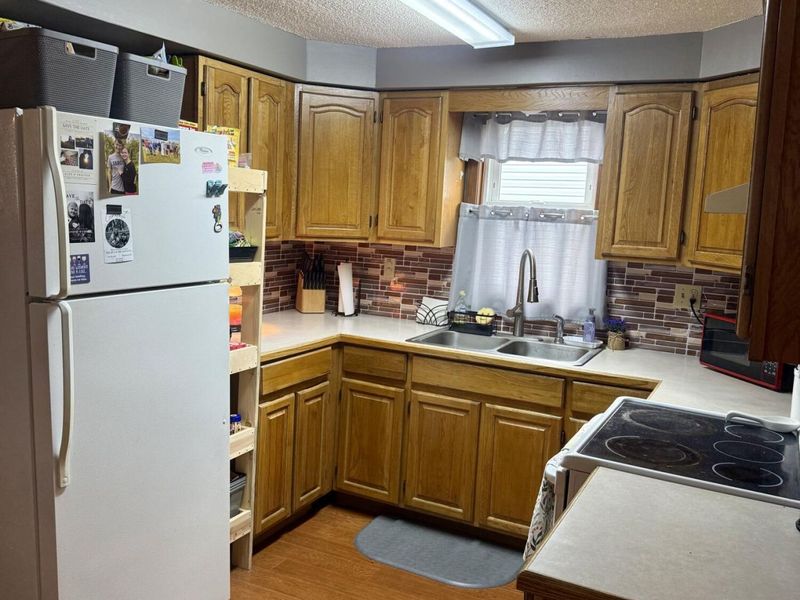 616 E Bellefontaine Street, Wapakoneta, OH 45895 Photo 10