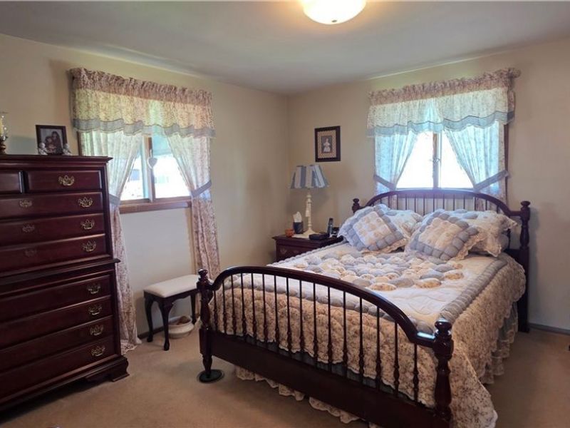 6 Thompson Lane, Shadyside, OH 43947 Photo 9