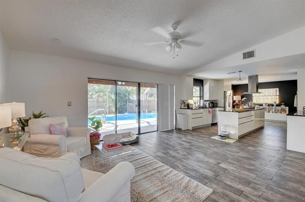 17679 Woodview Terrace, Boca Raton, FL 33487 Photo