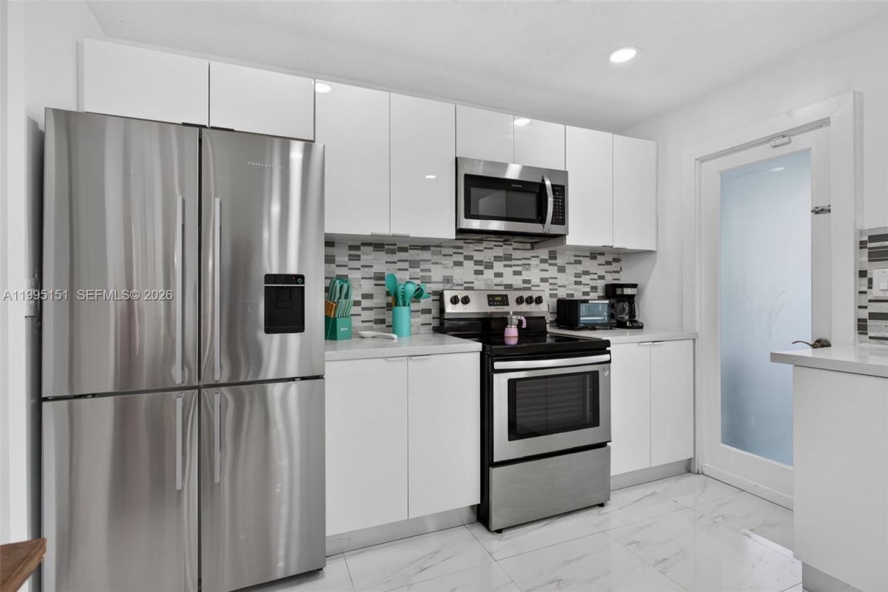 5770 NE 18th Ave, Fort Lauderdale, FL 33334 Photo