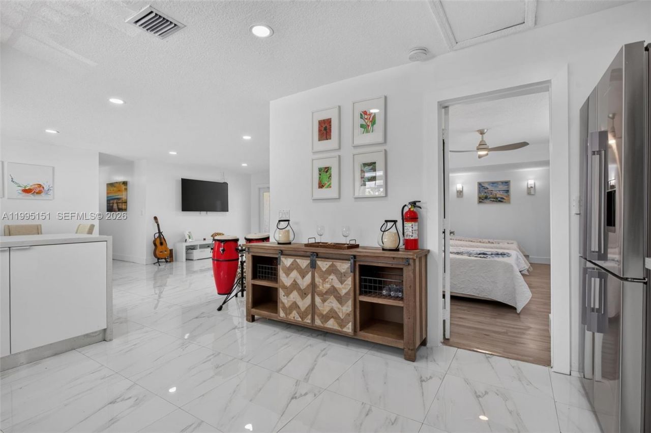 5770 NE 18th Ave, Fort Lauderdale, FL 33334 Photo