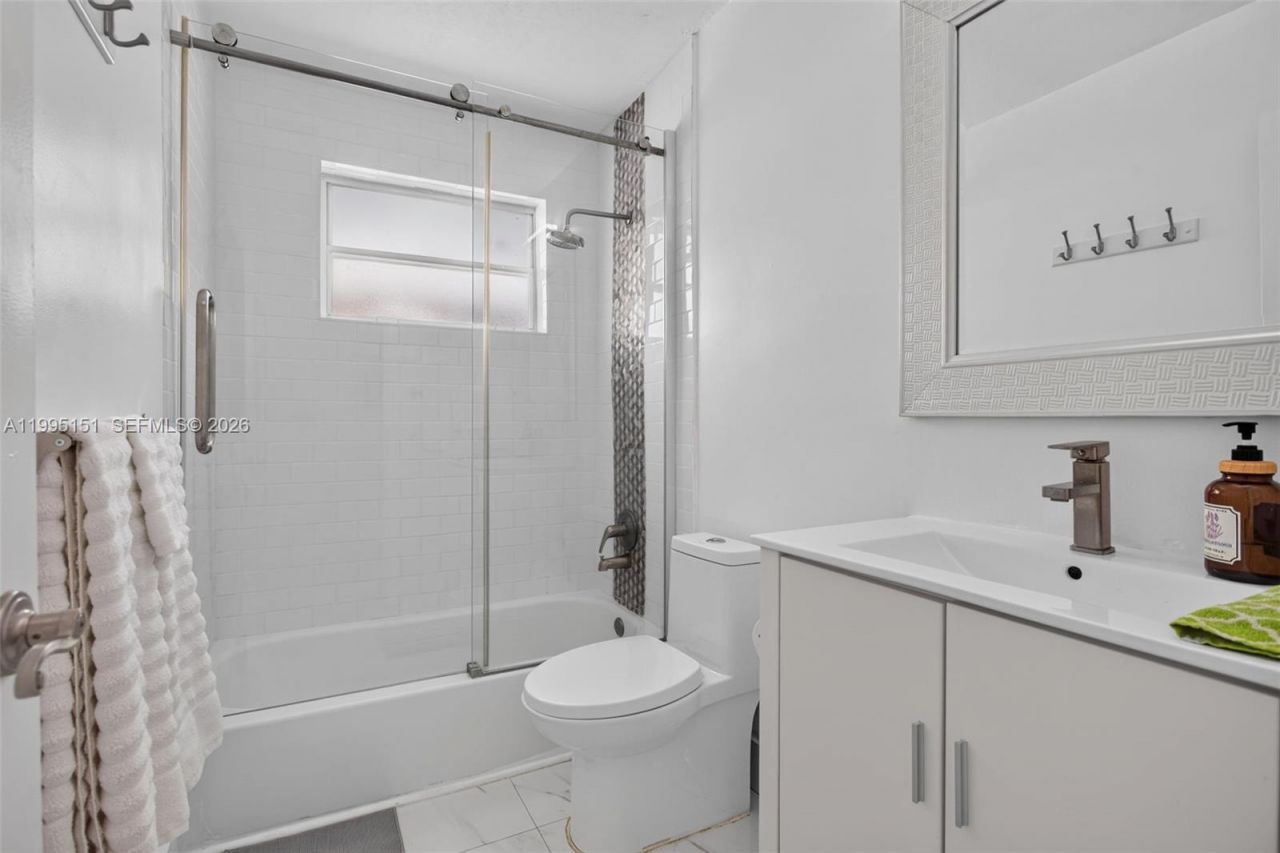 5770 NE 18th Ave, Fort Lauderdale, FL 33334 Photo
