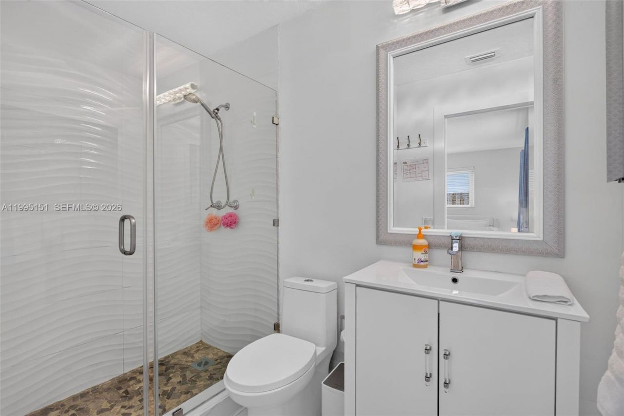 5770 NE 18th Ave, Fort Lauderdale, FL 33334 Photo