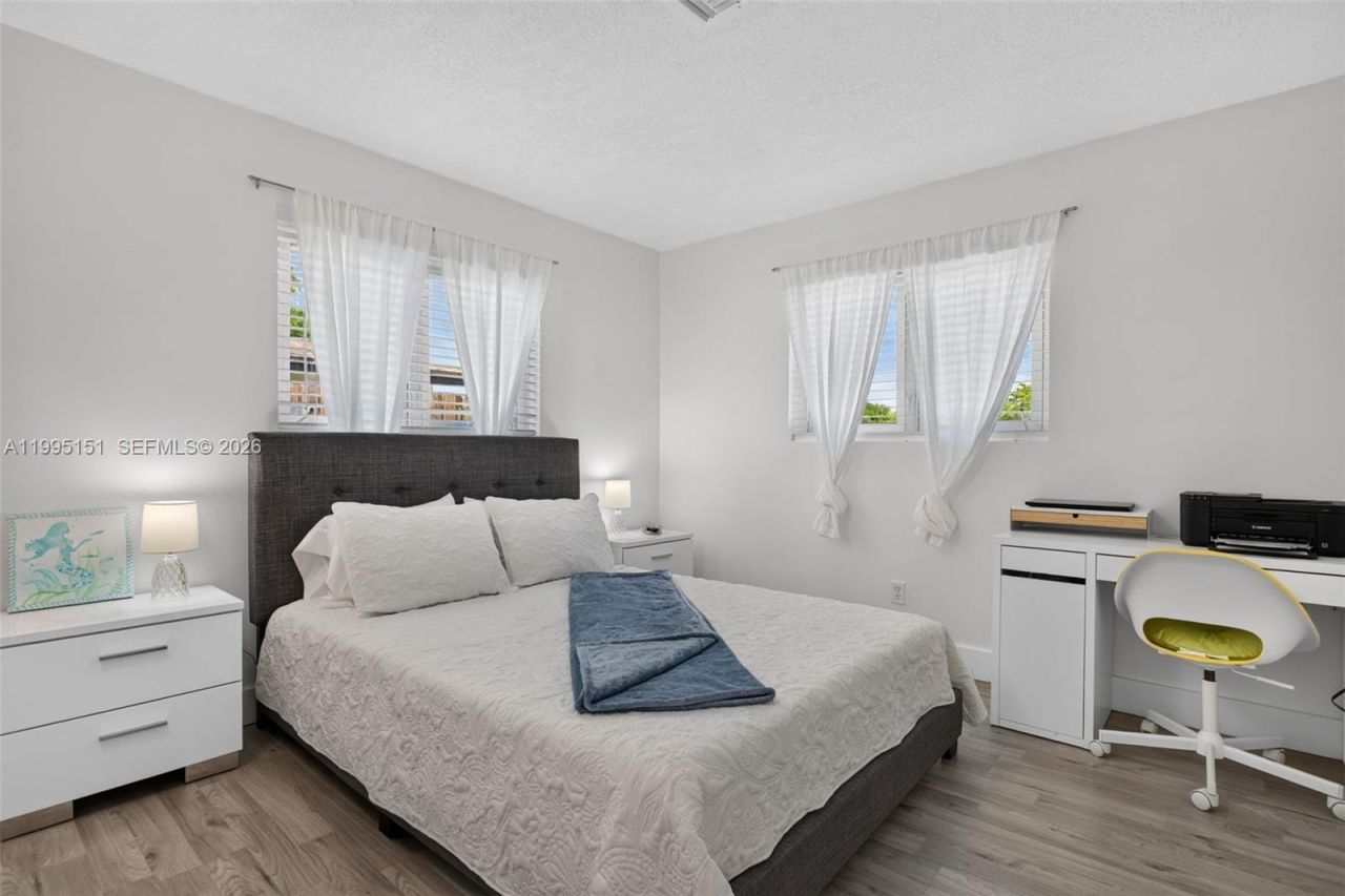 5770 NE 18th Ave, Fort Lauderdale, FL 33334 Photo