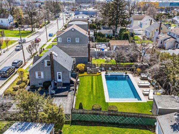 47 Ellison Avenue , Westbury, NY 11590