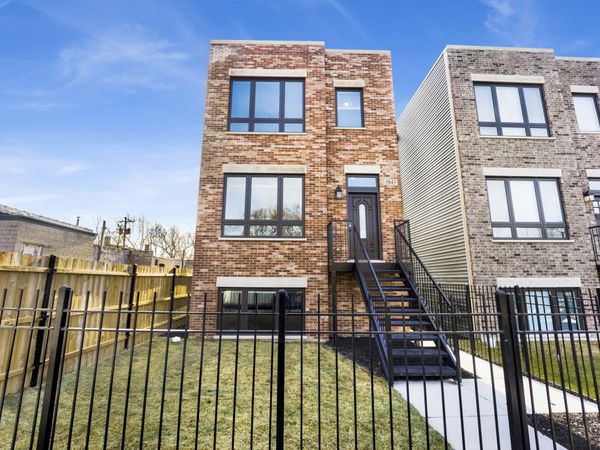 5843 W Corcoran Place, Unit 2, Chicago, IL 60644