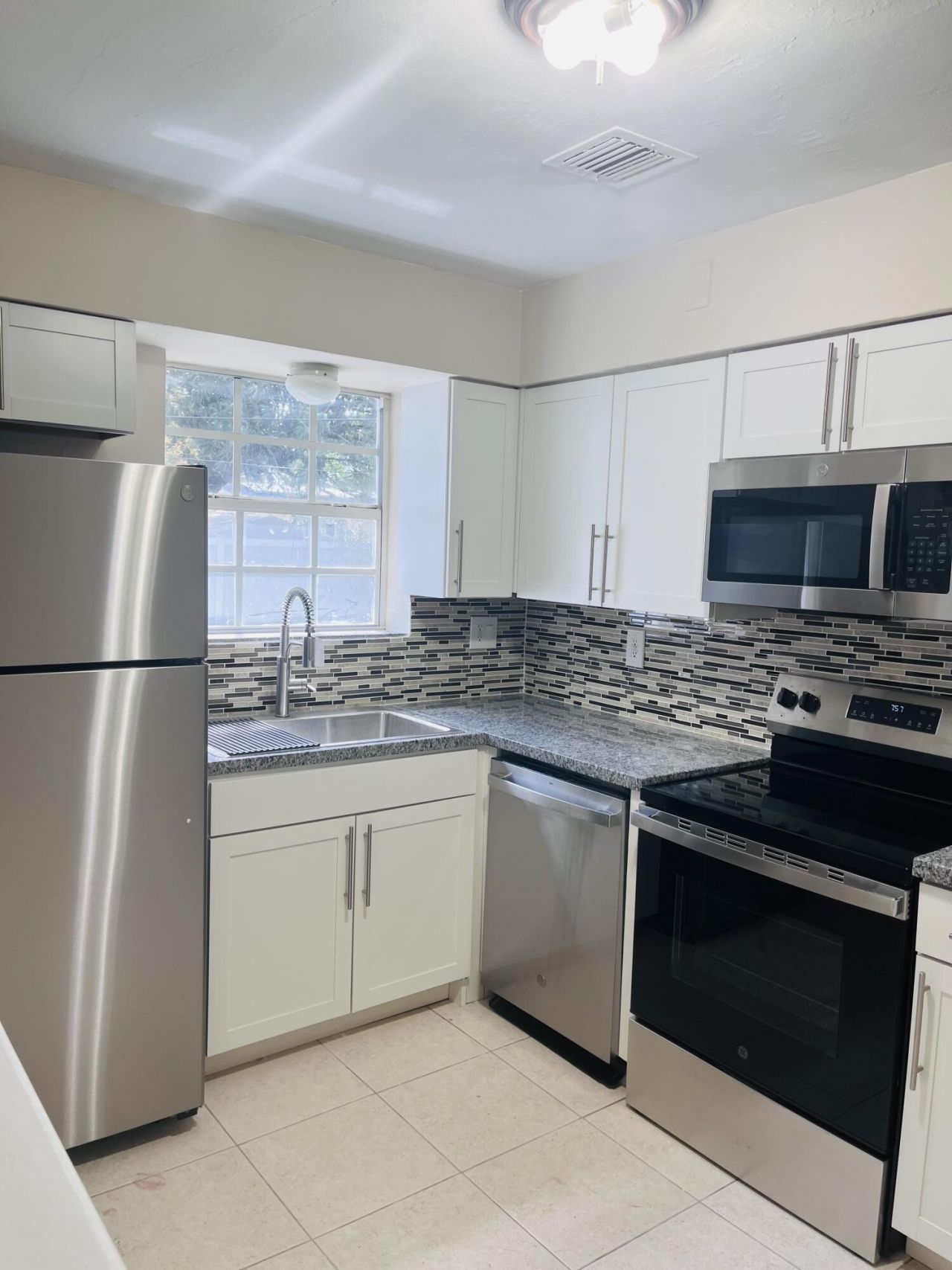 2649 Jamaica Drive, Miramar, FL 33023 Photo