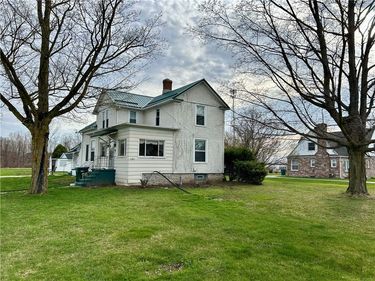 7164 W Main Road, Le Roy, NY 14482