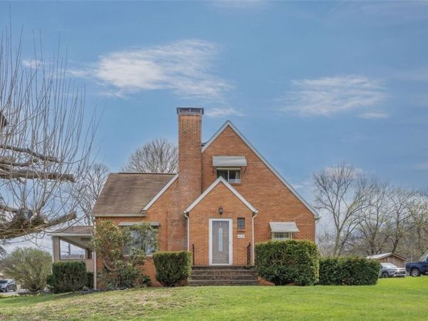 613 Portersville Road, Ellwood City, PA 16117