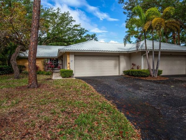 247 SOUTHAMPTON LANE, Unit 272, VENICE, FL 34293