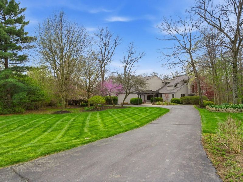 235 Partridge Bend , Powell, OH 43065 Photo 2