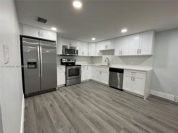4725 SW 62nd Ave, Unit 103, Davie, FL 33314