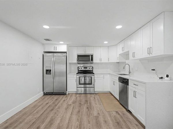 4725 SW 62nd Ave, Unit 103, Davie, FL 33314