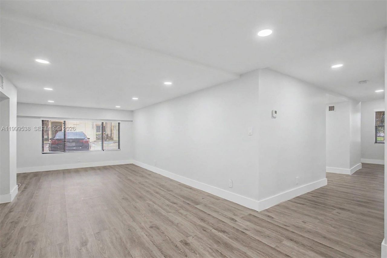 4725 SW 62nd Ave, Unit 103, Davie, FL 33314 Photo