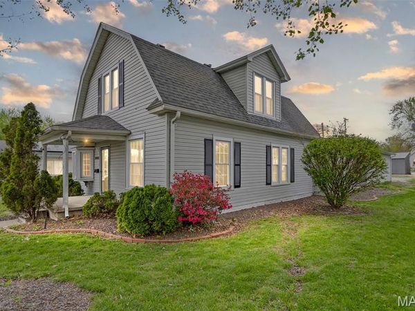 314 Highland Street E, Carrollton, IL 62016