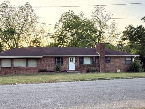 327 Kirksey Avenue, Eutaw, AL 35462