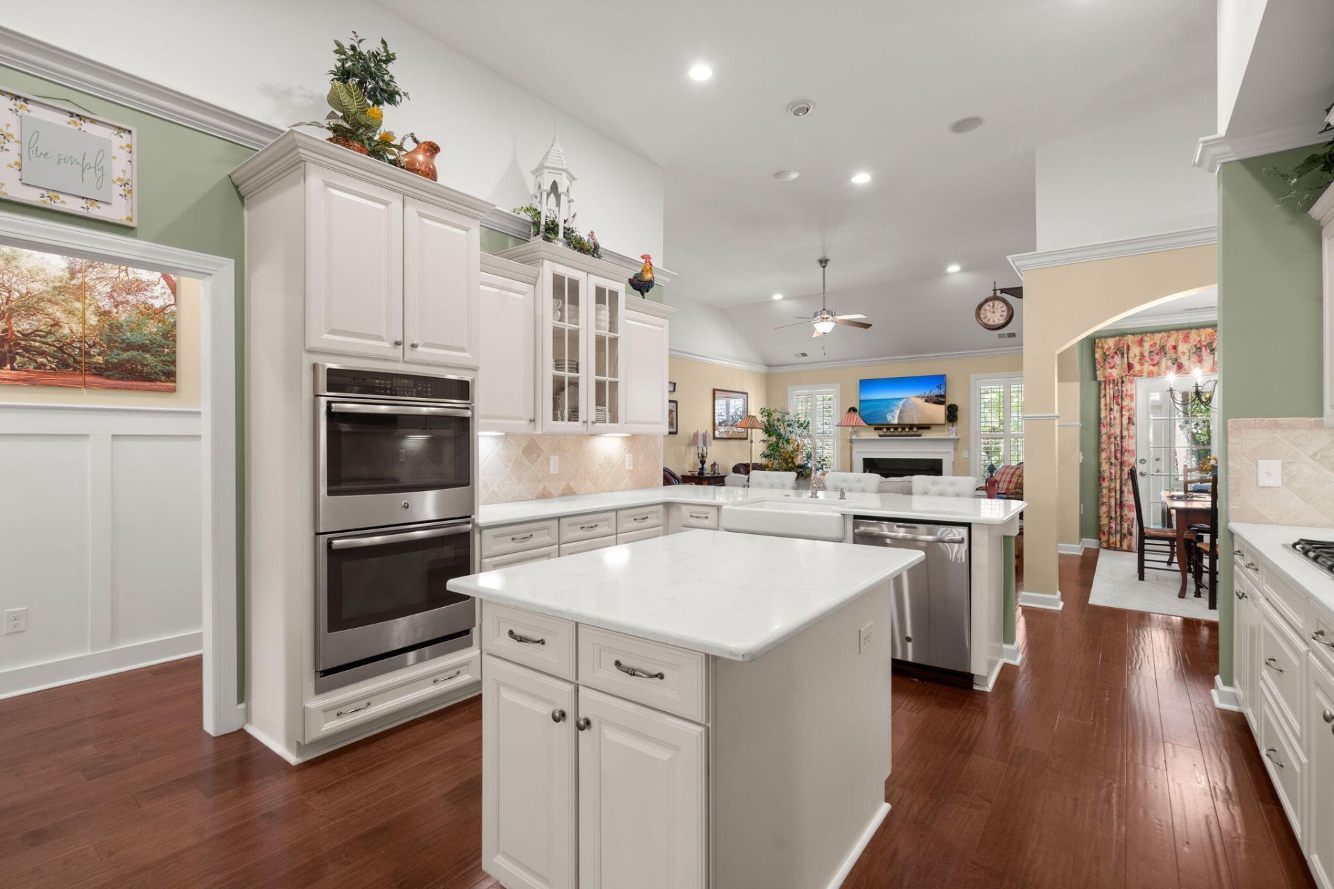 205 Weston Hall Drive Photo 4