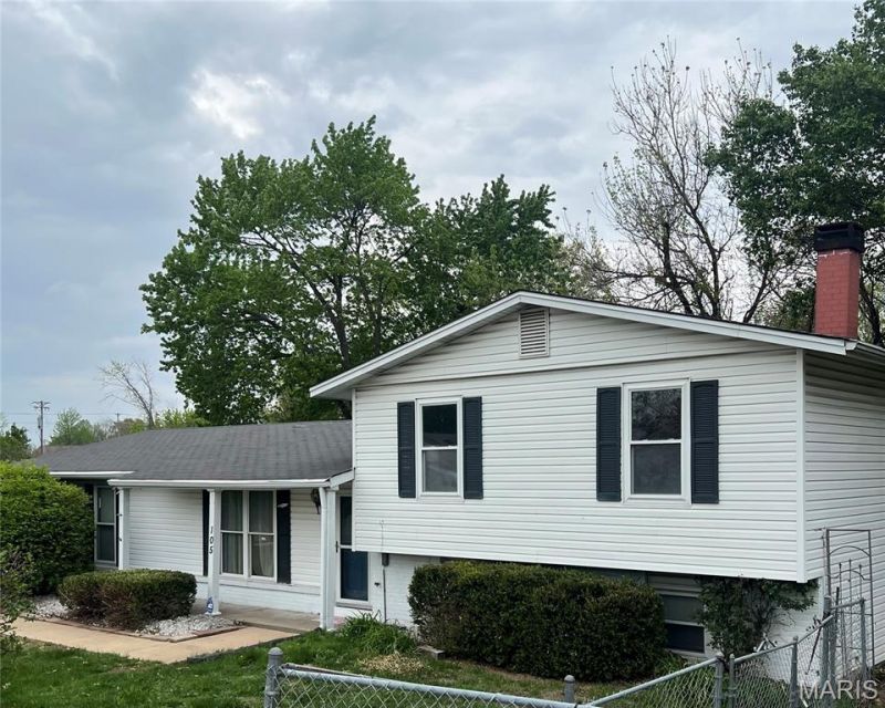 105 Jane Drive, Saint Peters, MO 63376 Main Photo