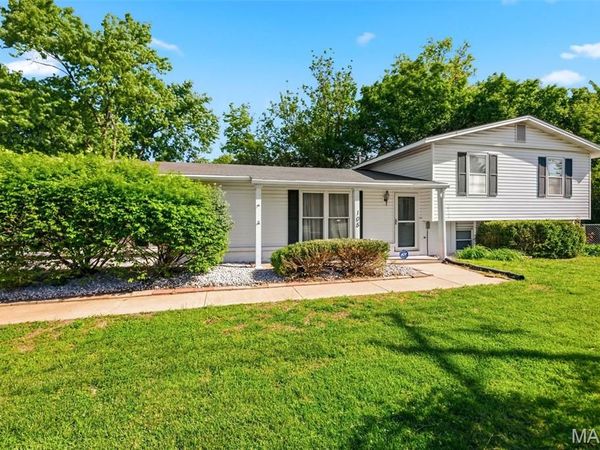 105 Jane Drive, St Peters, MO 63376