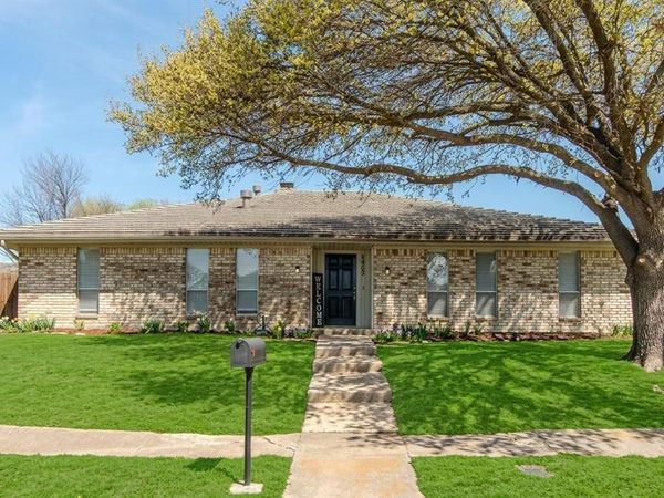 5902 Fawn Valley Lane, Rowlett, TX 75089
