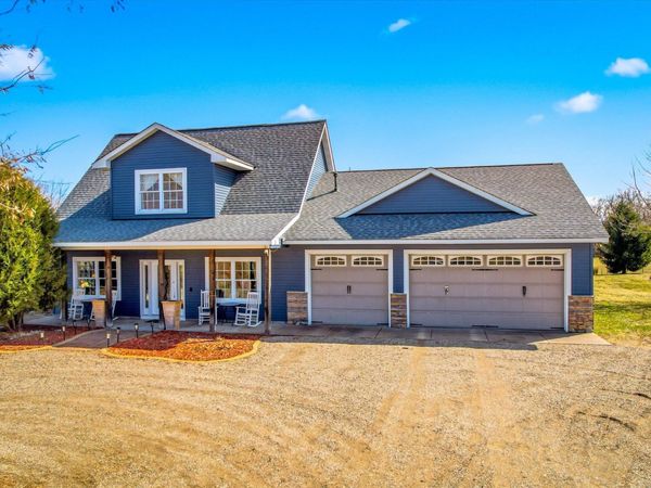 46461 Tucker Street NE, Cambridge, MN 55008