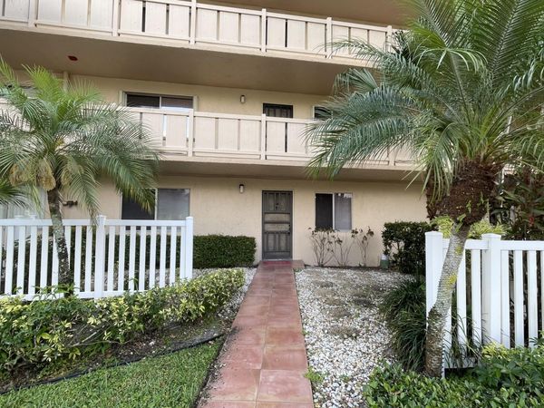 7006 Huntington Lane, Unit 107, Delray Beach, FL 33446