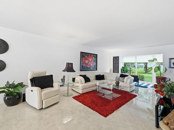 2403 Antigua Circle, Unit M1, Coconut Creek, FL 33066