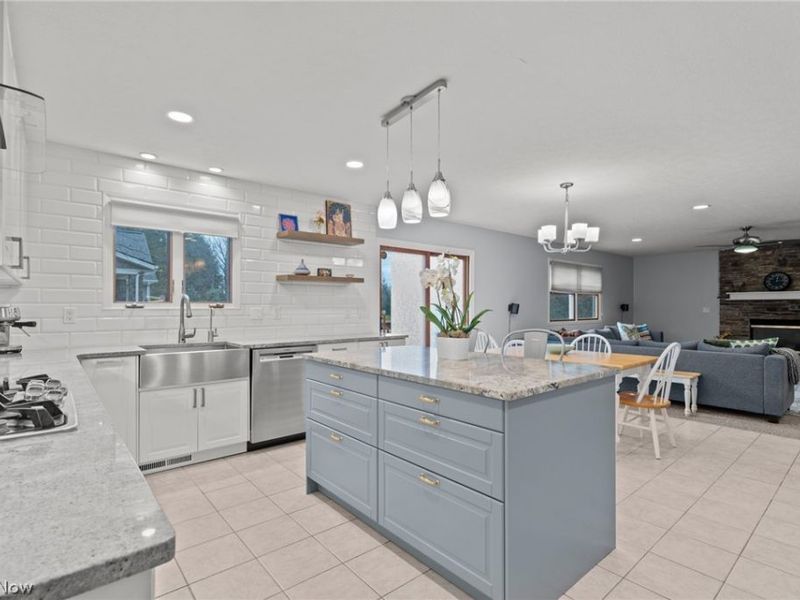 25471 Hilltop Drive, Beachwood, OH 44122 Photo 3