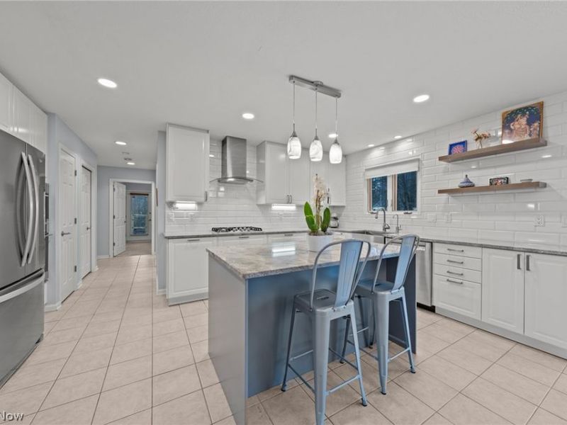 25471 Hilltop Drive, Beachwood, OH 44122 Photo 5