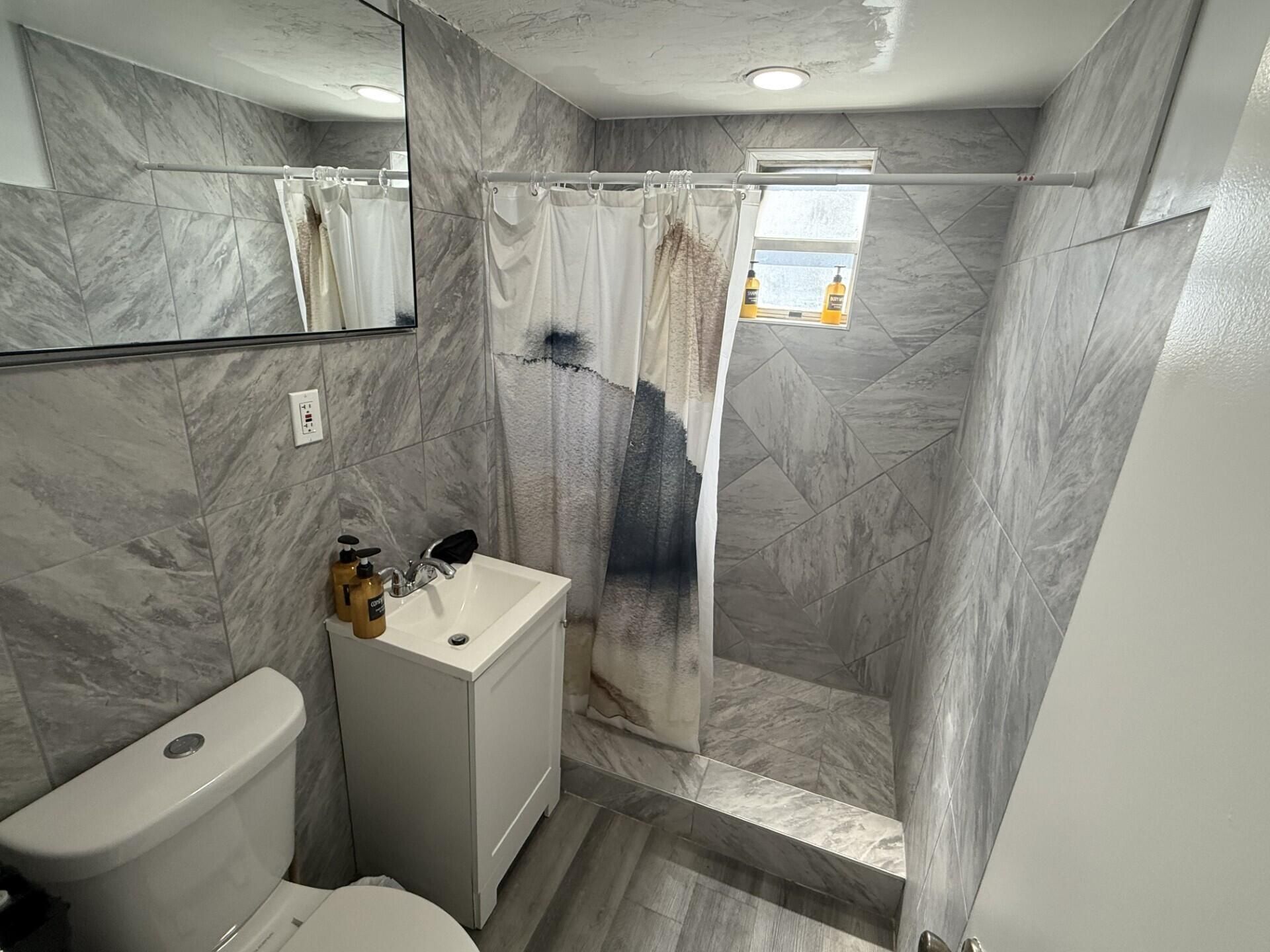 131 E 27th Street, Unit 6, Riviera Beach, FL 33404 Photo