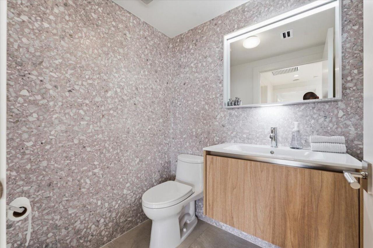 3100 N Ocean Boulevard N, Unit 1902, Fort Lauderdale, FL 33308 Photo