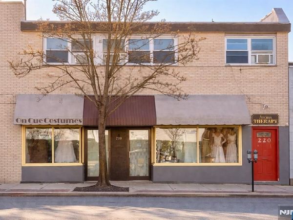 220 Bloomfield Avenue, MONTCLAIR, NJ 07042