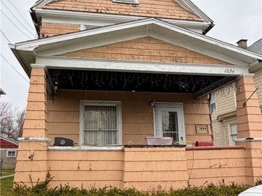 1824 Pierce Avenue, Niagara Falls, NY 14301