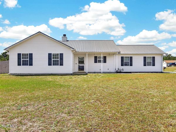 107 Jenna Rea Road, Hubert, NC 28539