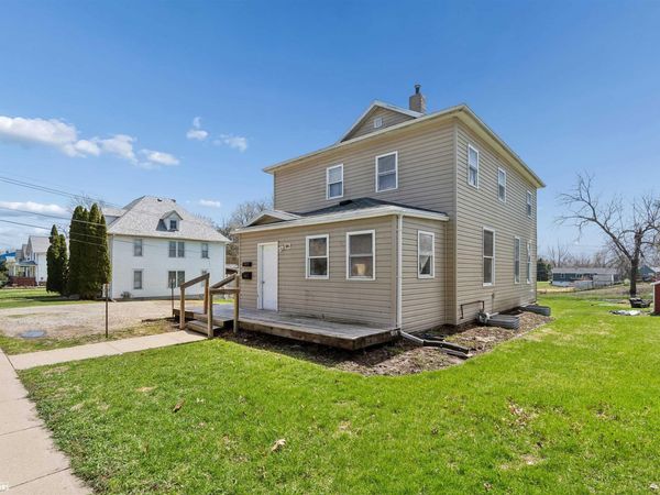 1604 5th Avenue, Grinnell, IA 50112