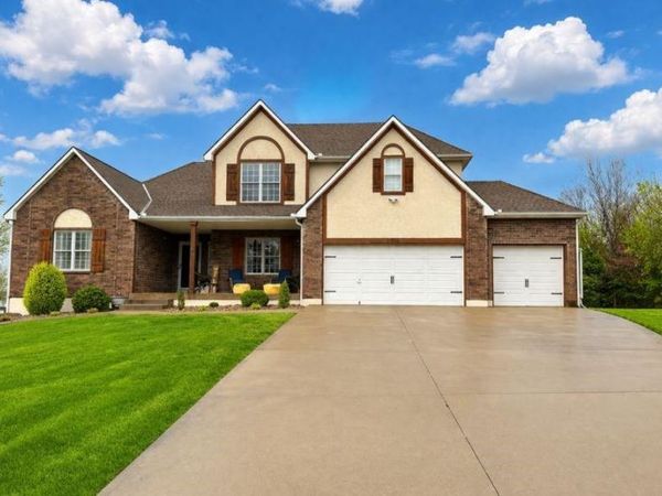 716 SW 163rd Street, Lee's Summit, MO 64082