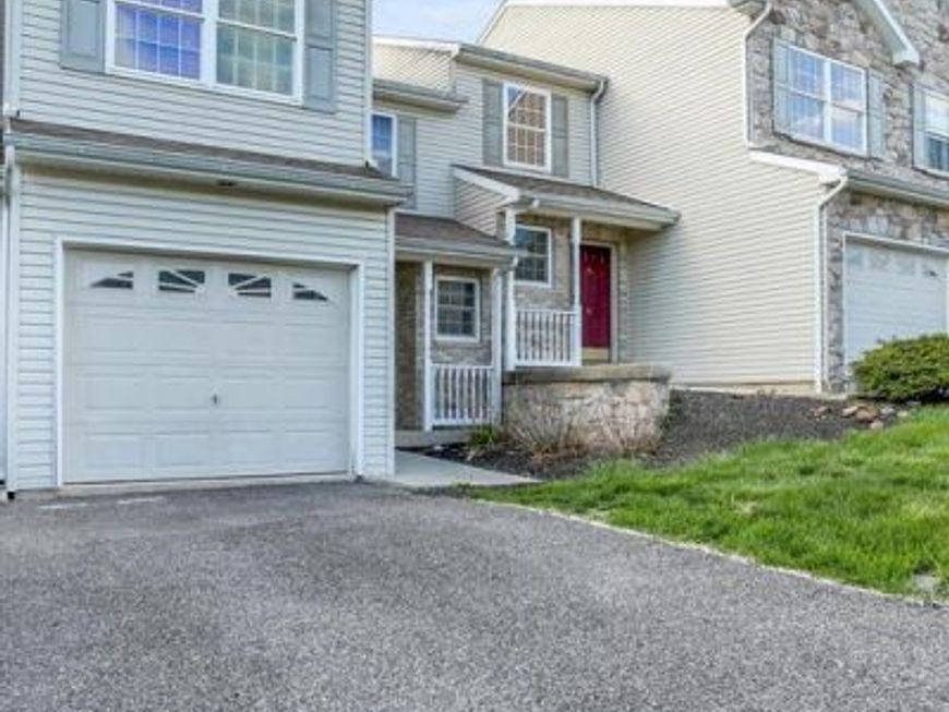 4 Fargreen Court, Unit 1B, Etters, PA 17319 Main Photo