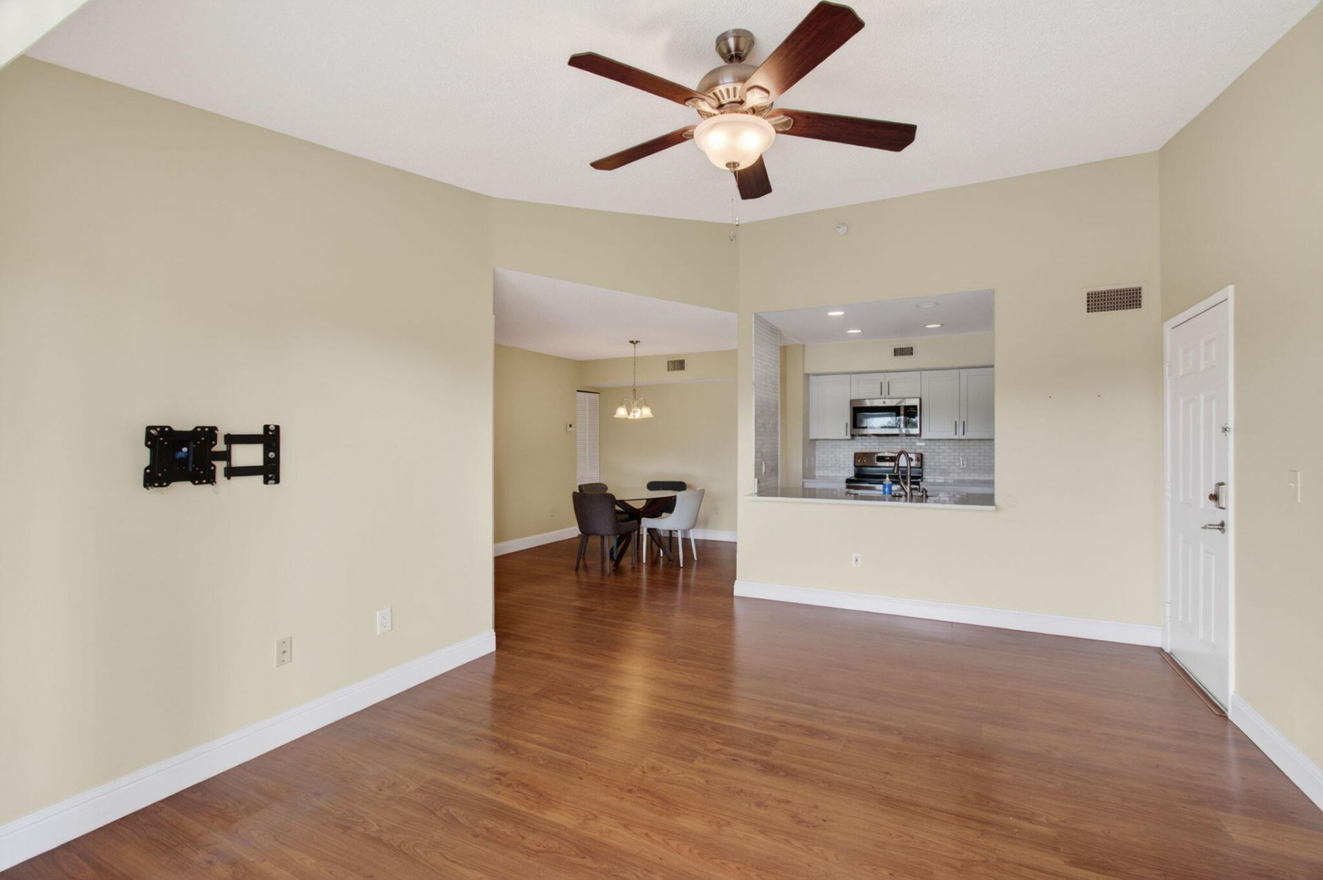 157 Yacht Club Way, Unit 303, Hypoluxo, FL 33462 Photo