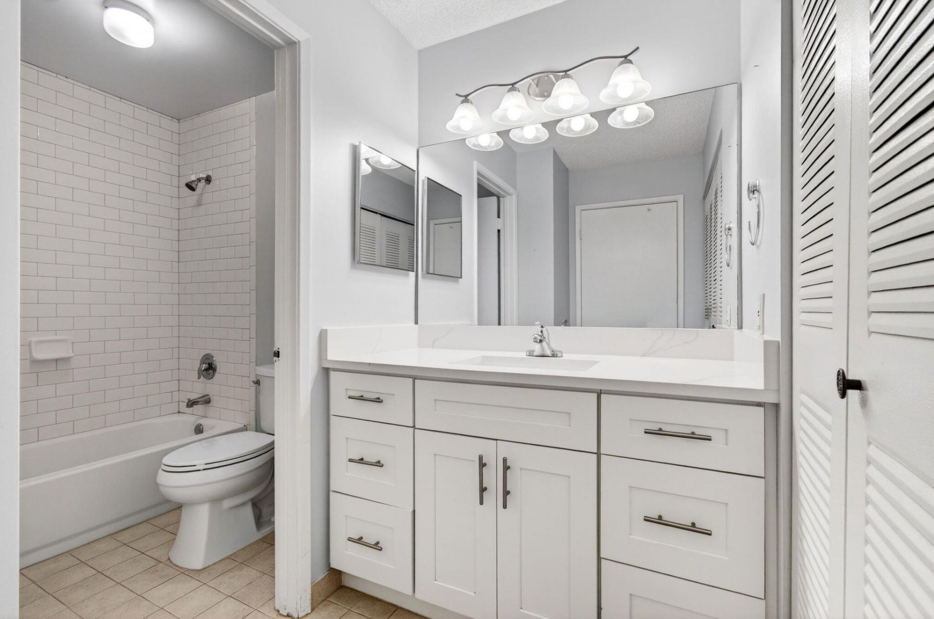 157 Yacht Club Way, Unit 303, Hypoluxo, FL 33462 Photo