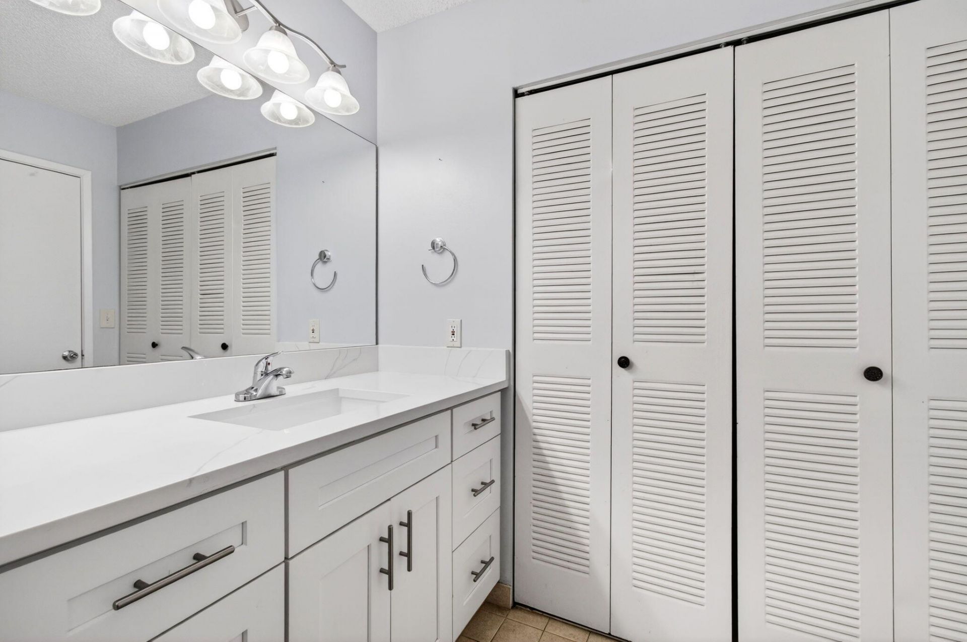 157 Yacht Club Way, Unit 303, Hypoluxo, FL 33462 Photo