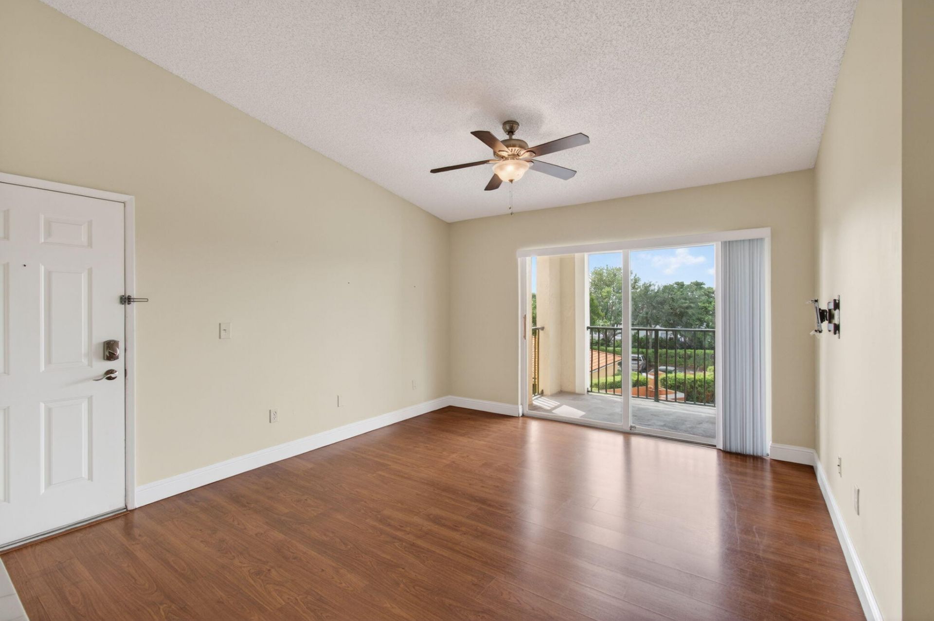 157 Yacht Club Way, Unit 303, Hypoluxo, FL 33462 Photo