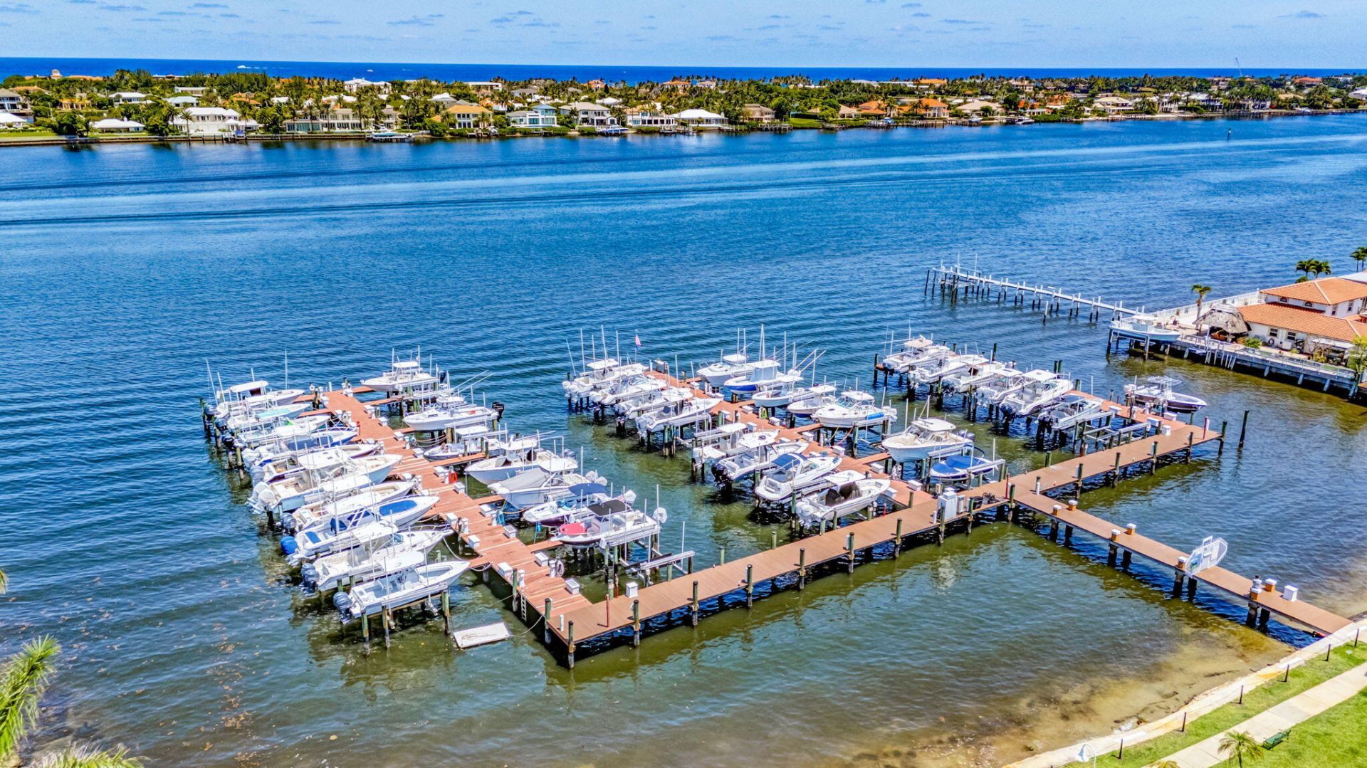 157 Yacht Club Way, Unit 303, Hypoluxo, FL 33462 Photo